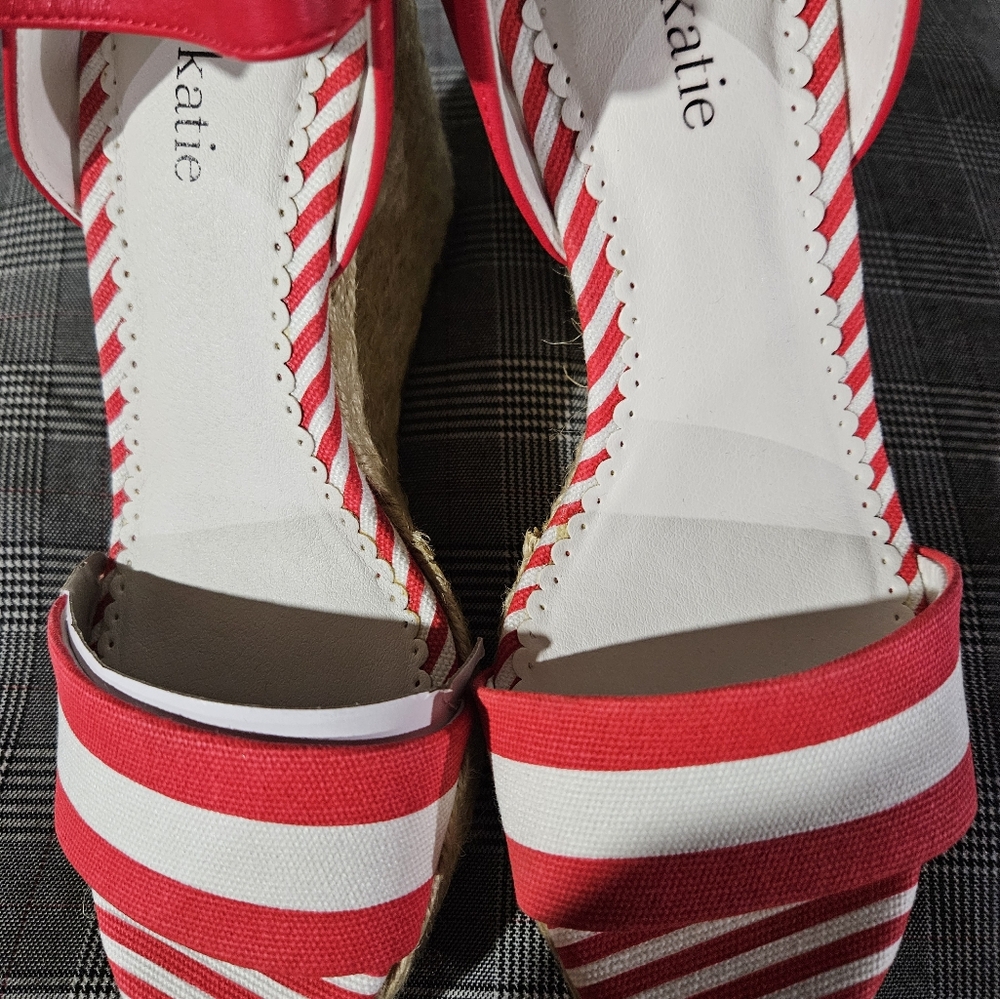 Red and White Wedge Shoes with Striking Accents NEW  Great Condition